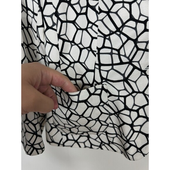 ESCADA Black & White Abstract Blazer 2 Button SZ 40 Collar Waist Length - Picture 5 of 11